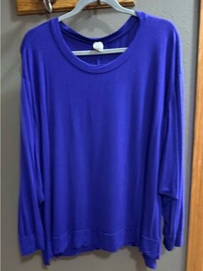 Everyday Long-Sleeve Crewneck Top - Vibrant Blue
